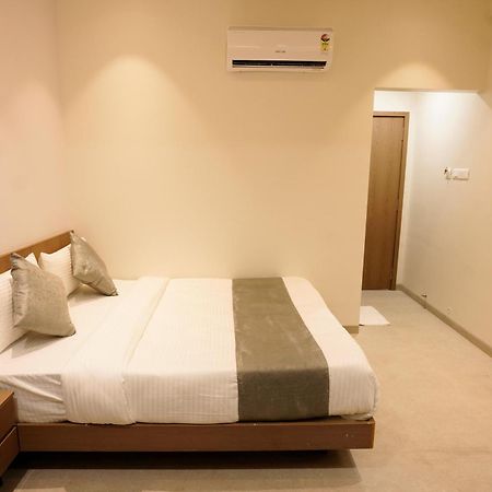 A Square Executive Hotel ออรังกาบัด ภายนอก รูปภาพ