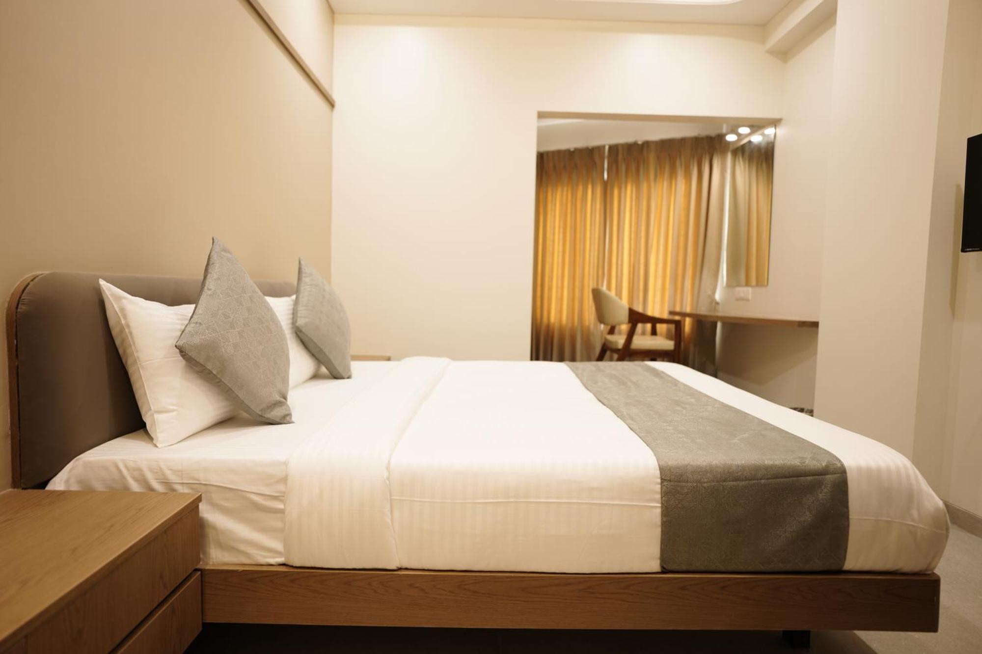 A Square Executive Hotel ออรังกาบัด ภายนอก รูปภาพ