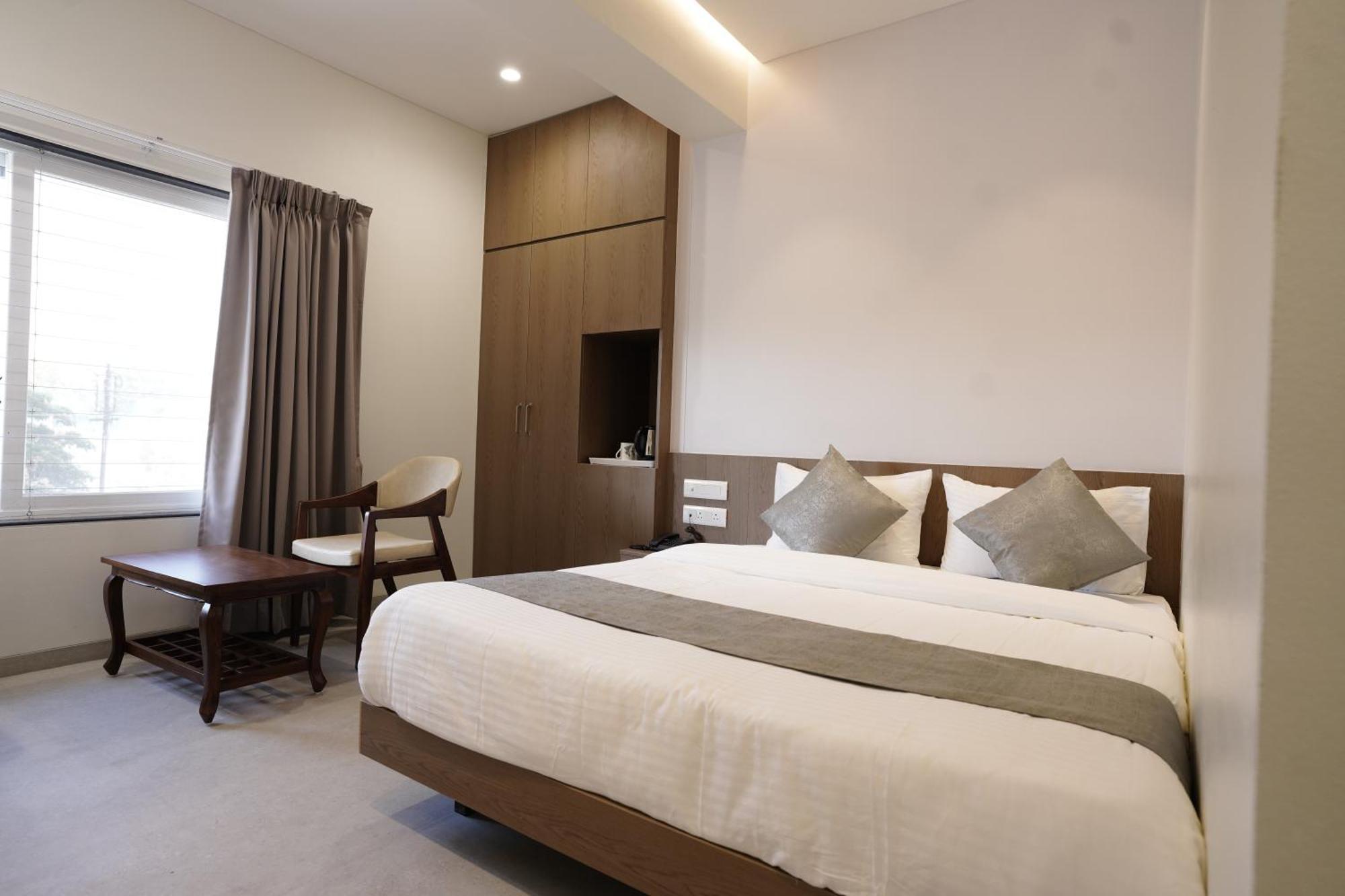 A Square Executive Hotel ออรังกาบัด ภายนอก รูปภาพ